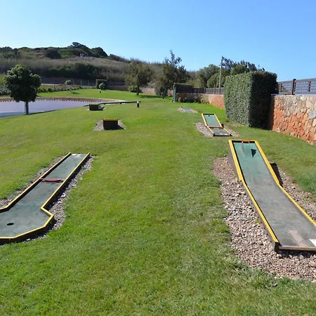 Cereja - 3 Bedroom In Great Complex With Sea Views, 3 Pools And Apartamento São Martinho do Porto