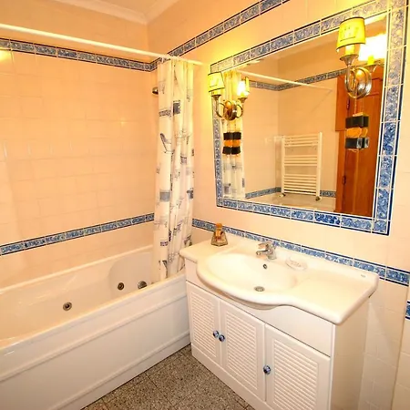 Cereja - 3 Bedroom In Great Complex With Sea Views, 3 Pools And Сан-Мартинью-ду-Порту