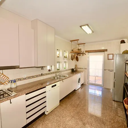 Cereja - 3 Bedroom In Great Complex With Sea Views, 3 Pools And Сан-Мартинью-ду-Порту