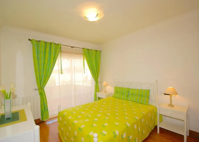 Cereja - 3 Bedroom In Great Complex With Sea Views, 3 Pools And * São Martinho do Porto